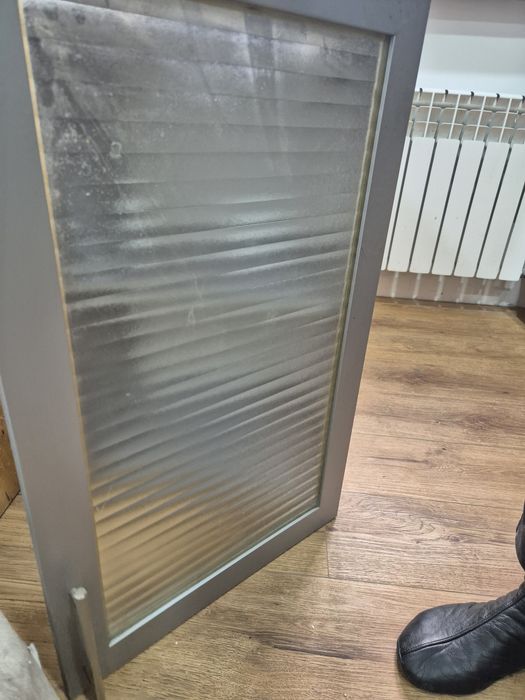 Продам навесной шкаф