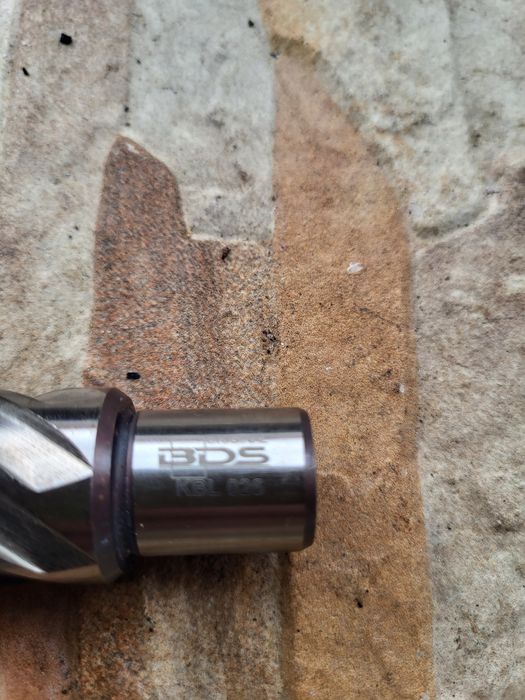 Vand carote pentru metal