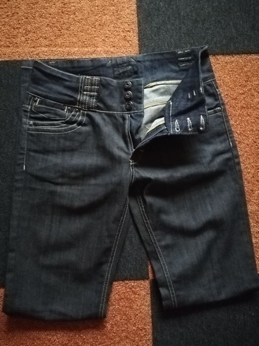 Vând blugi damă negri, marca BlendShe, mărimea 32, noi