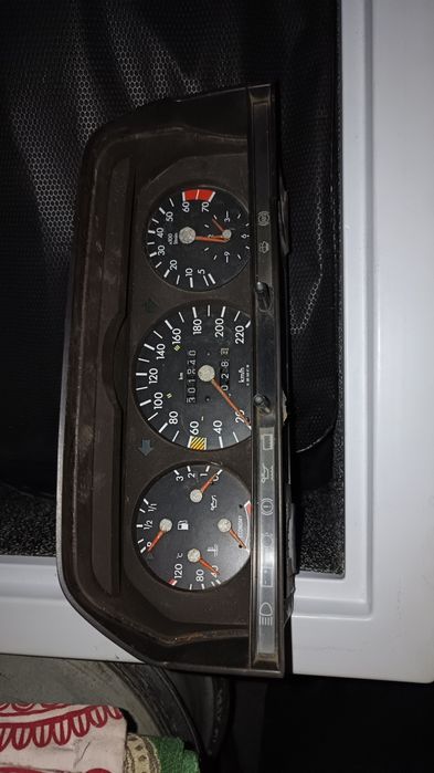 Продам панель приборов на мерс 190