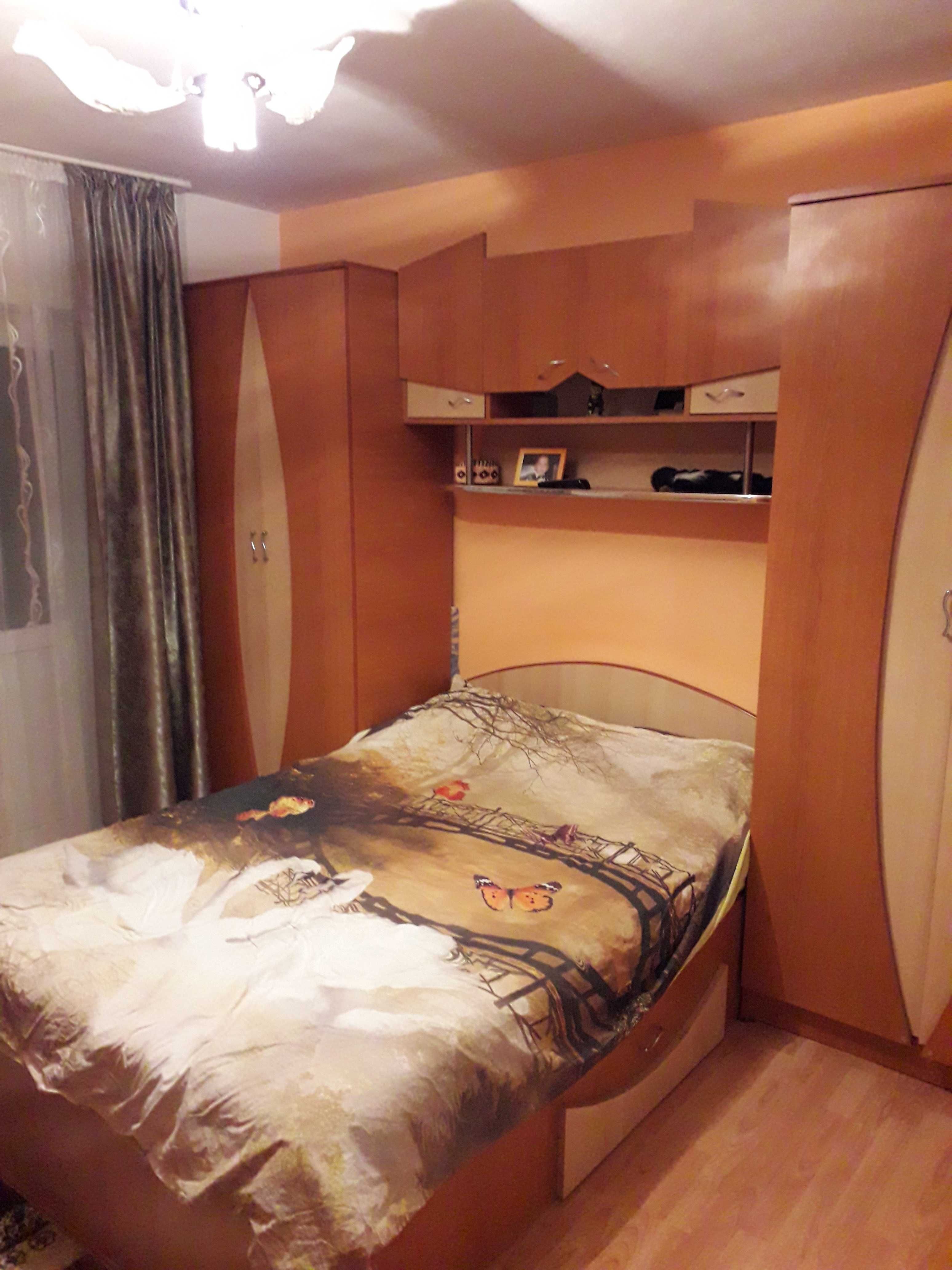 Apartament 3 camere de vânzare