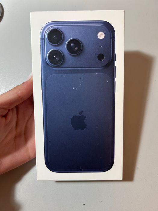 Telefon  Apple iPhone 17 Pro, Deep Blue, 256GB, ProMotion 120Hz - nou