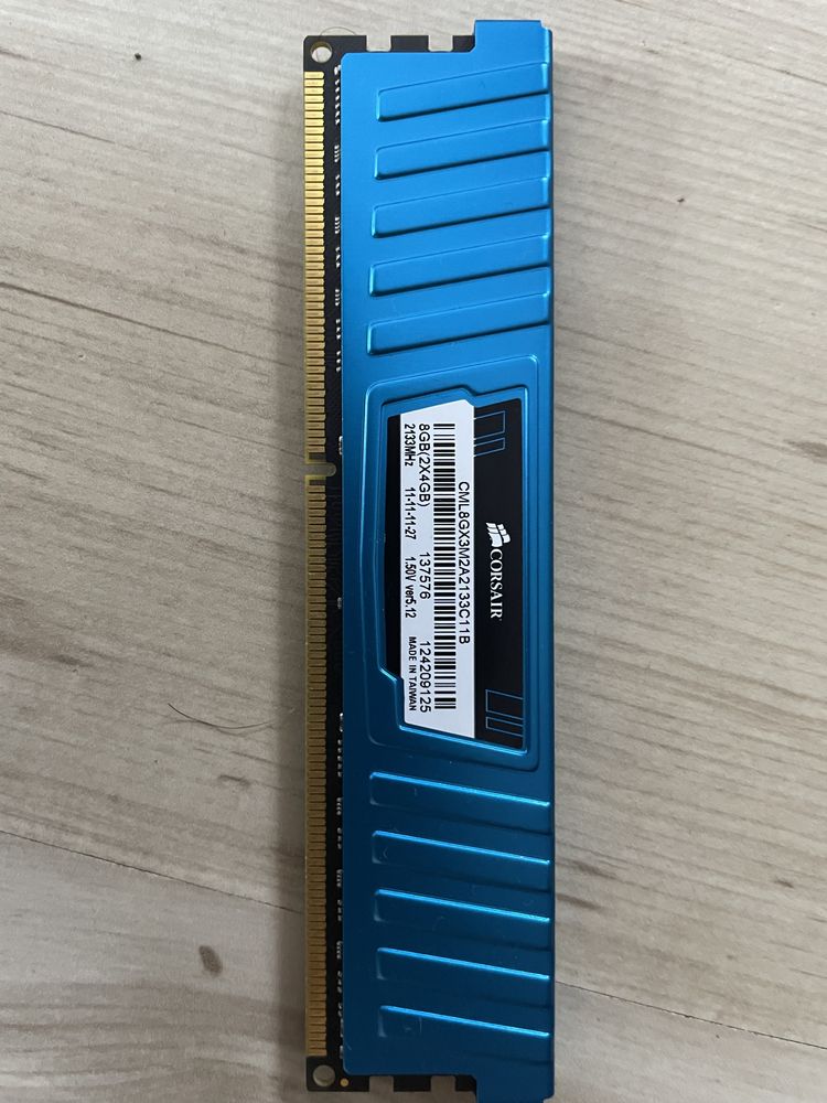 Memorie ram 4 gb corsair