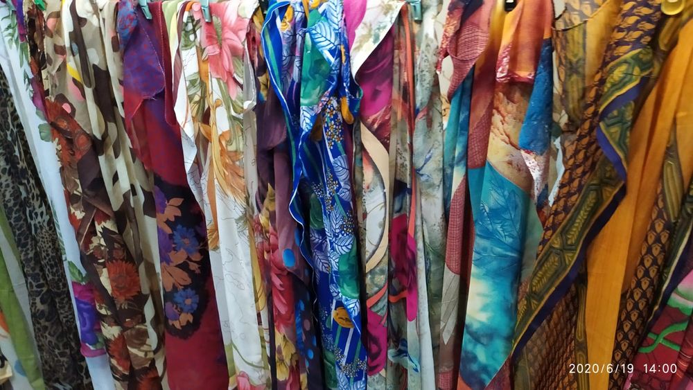 Палантины, платки разные.