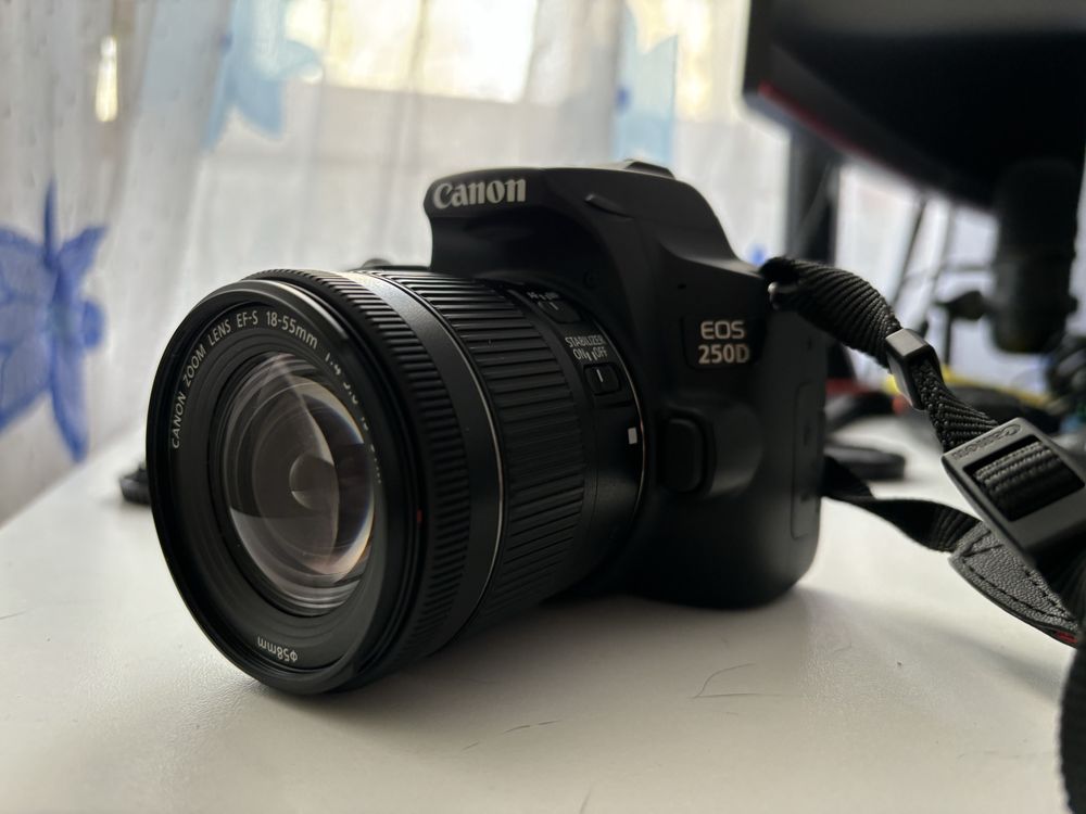 DSLR Canon Eos 250d