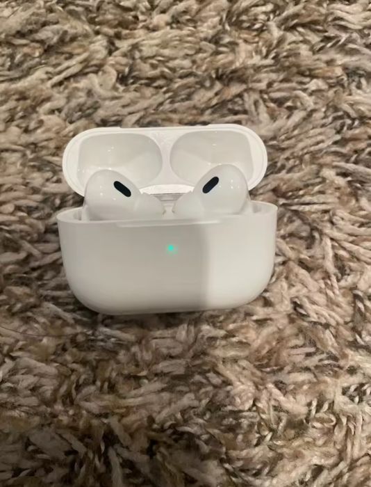 Airpods 2 pro +noise cancelling