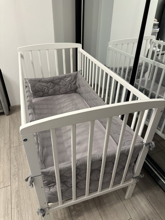 Pătuț bebe cu saltea si accesorii nou stare perfecta