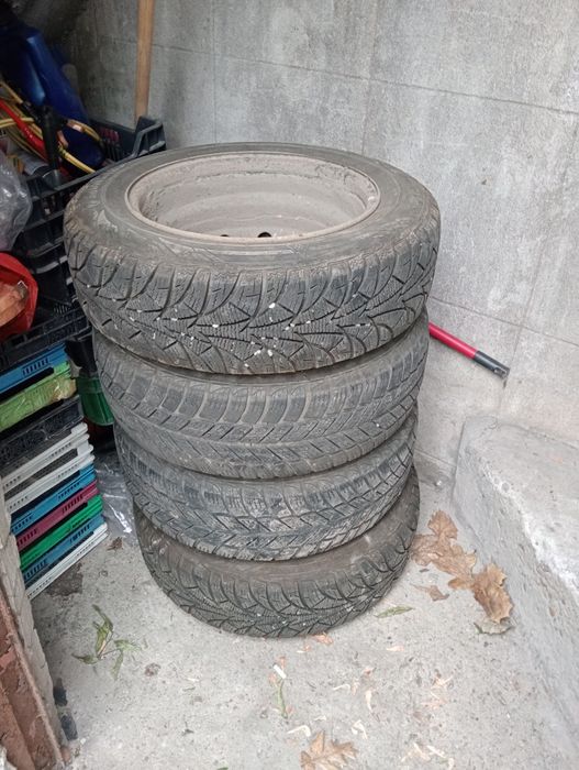 185 65 r15 Logan roti de iarna