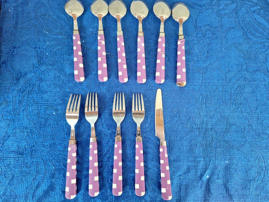 Set tacamuri 11 piese, inox - plastic