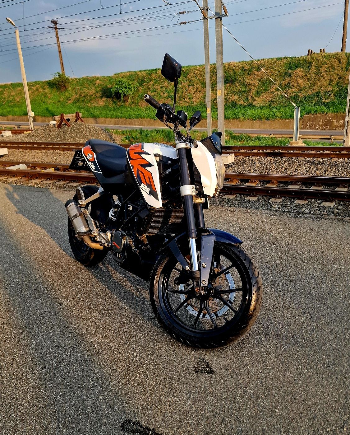 Vand KTM Duke 125 2016 ABS (moto A1 16 ani)