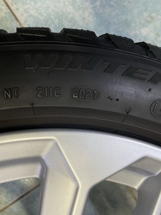 Jante aliaj R17 originale AUDI A3 205/50/17 Pirelli iarna