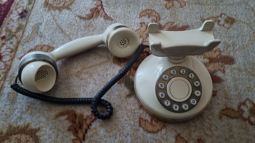 Telefon vintage in perfecta stare de funcționare