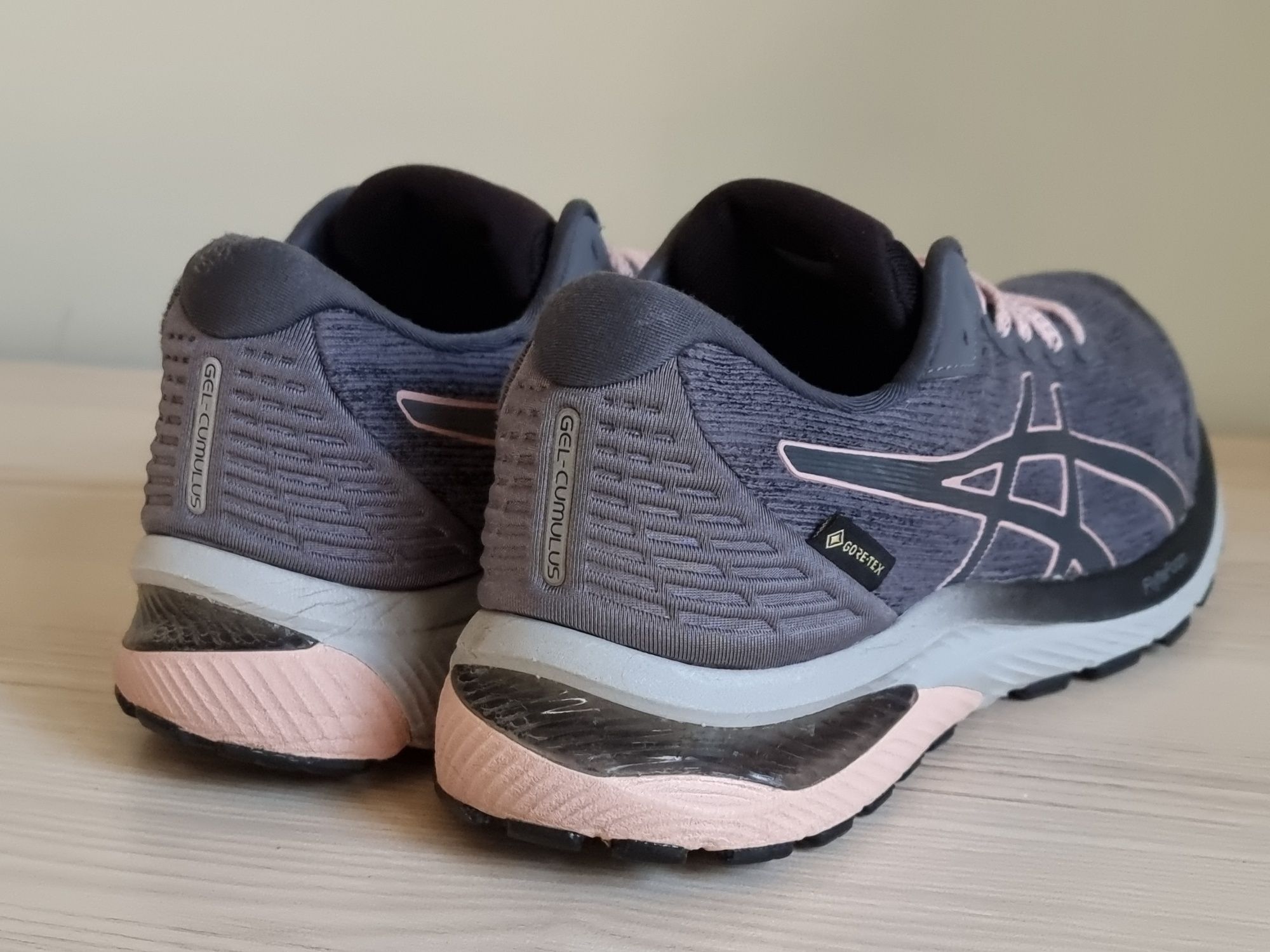 ASICS Gel-Cumulus 22 GTX спортни обувки 40,5 номер