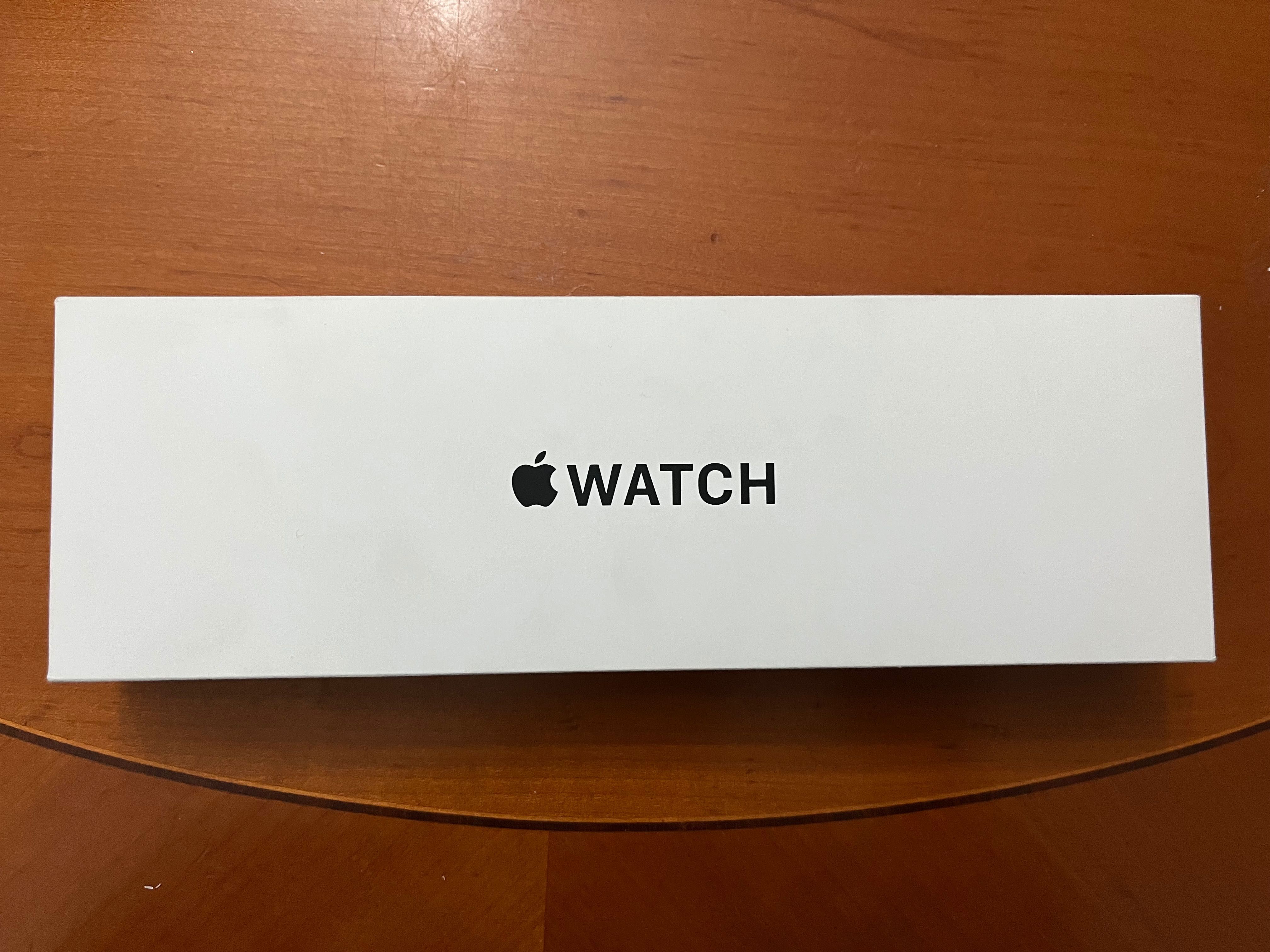 Чисто нов Apple Watch SE2 v2 Cellular 44mm  Starlight Sport Band – M/L