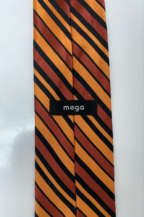 Cravata Mega.