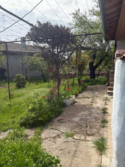 Home Depo продава къща в село Енина - Казанлък