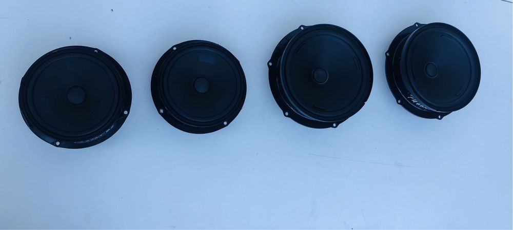 Boxe  st /dr fata / spate Passat B8 2015-2020