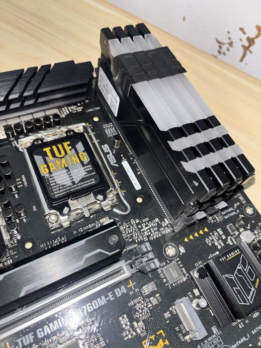 Продается материнская плата и ОЗУ ddr4. Asus tuf gaming b760m-e d-4.
