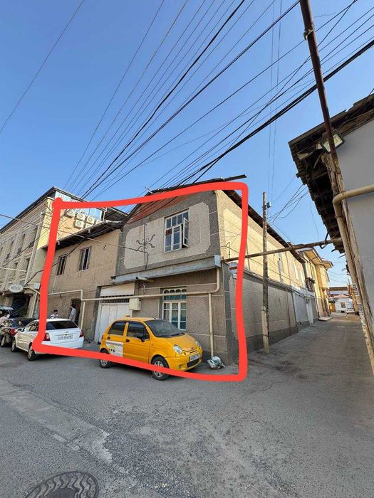 Bulvarda pod gastinitsa hovli sotiladi