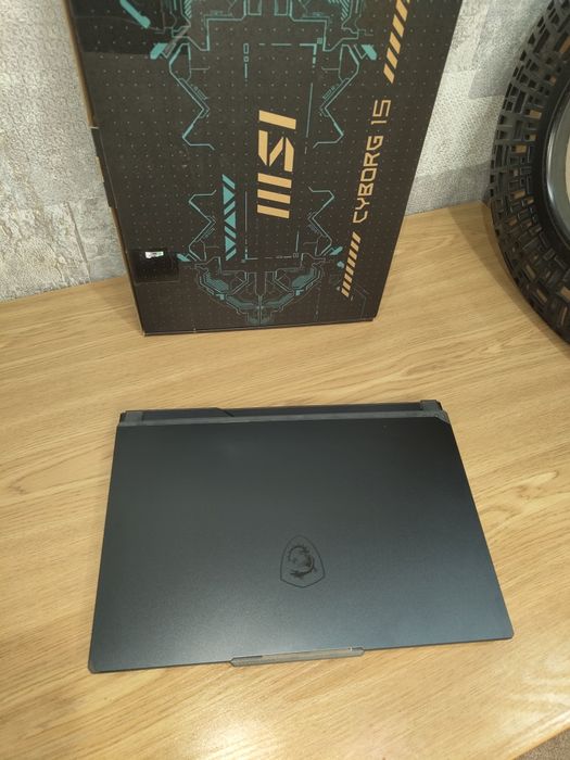Игровой MSI Cyborg 15: i7-12650H / RTX 4050 / 16GB. Состояние нового!