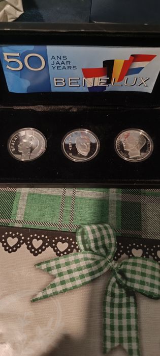 Продавам сребърни монети