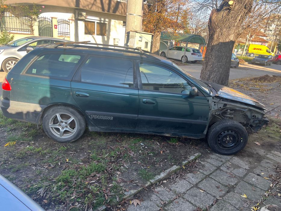 Тойота Авенсис 1.8 2001