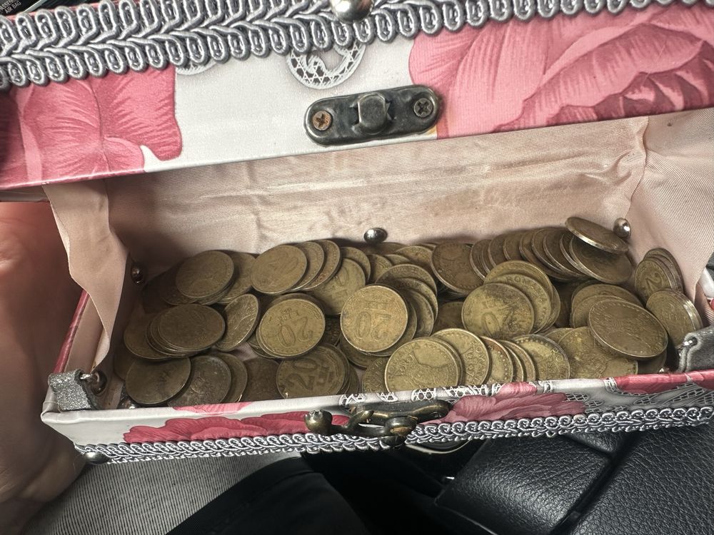 monede 20 de lei Stefan cel Mare, 50 lei Cuza, 100 lei Mihai viteazul