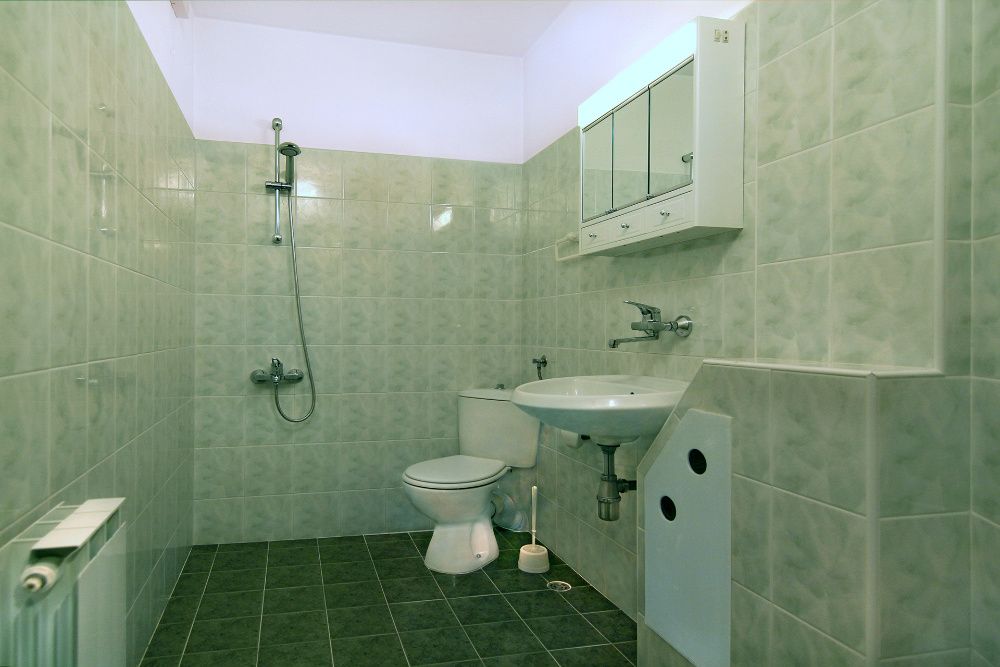 Дава се под наем Двустаен апартамент в Пловдив, Център - 70 кв.м за 408 € - Снимка #12