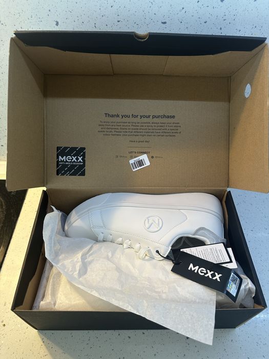 Бели кецове на MEXX