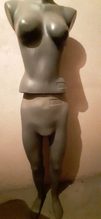 Манекени за дрехи