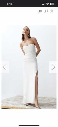 Бяла дълга стилна рокля