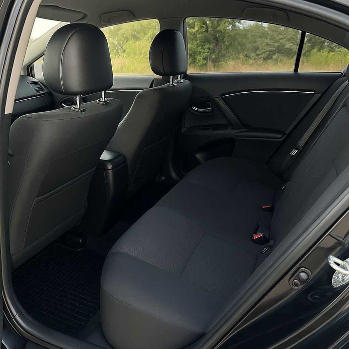 TOYOTA AVENSIS  2010 2.0 Diesel,Manuala