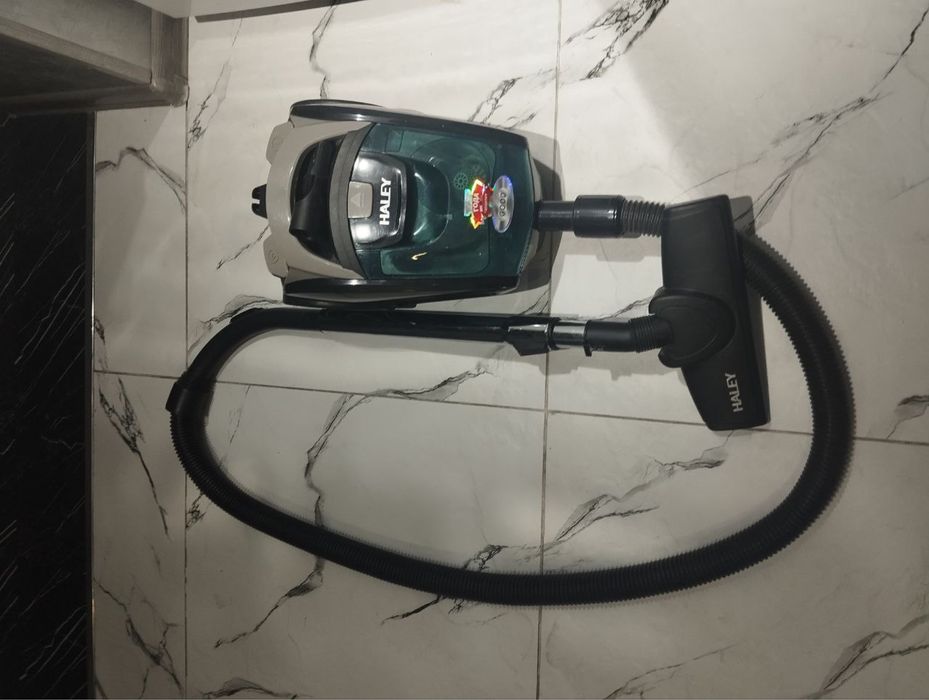 Пылесос Haley.Рабочий.мощный.Состояние отличное.