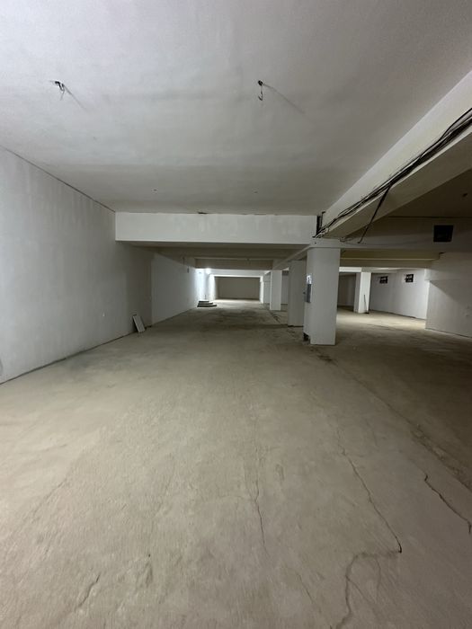 Срочно !!! Срочно!!! Продаётся полуподвал под бизнес Комер пред.