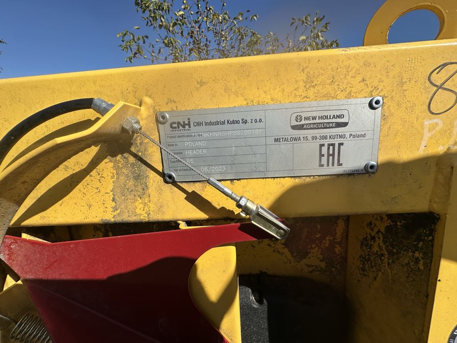 De vânzare: Heder porumb New Holland NH 980CR 6R 70