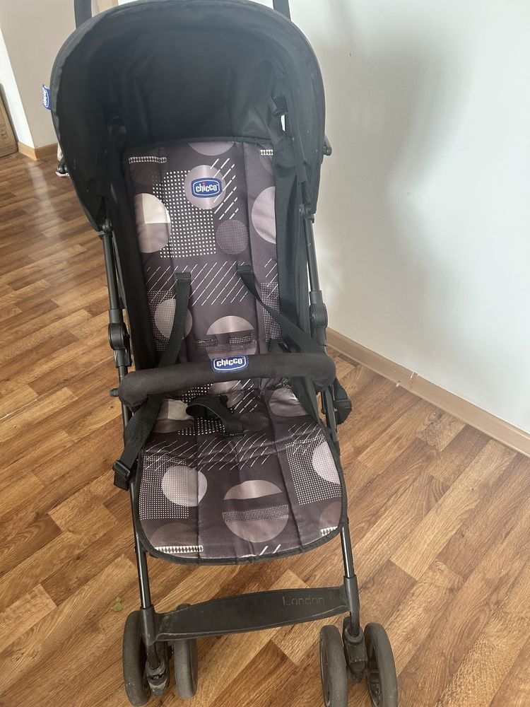 Коляска прогулочная, фирмы chicco