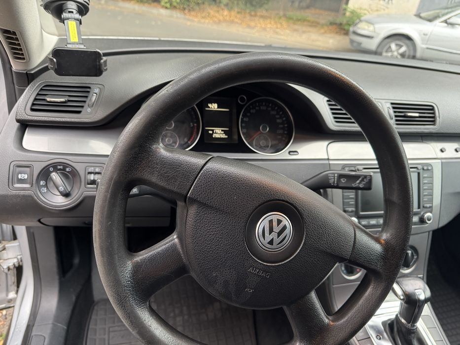 Vand Volkswagen Passat B6 sau schimb