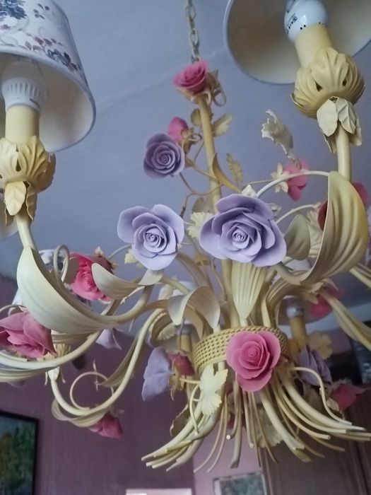 Продам люстру новая