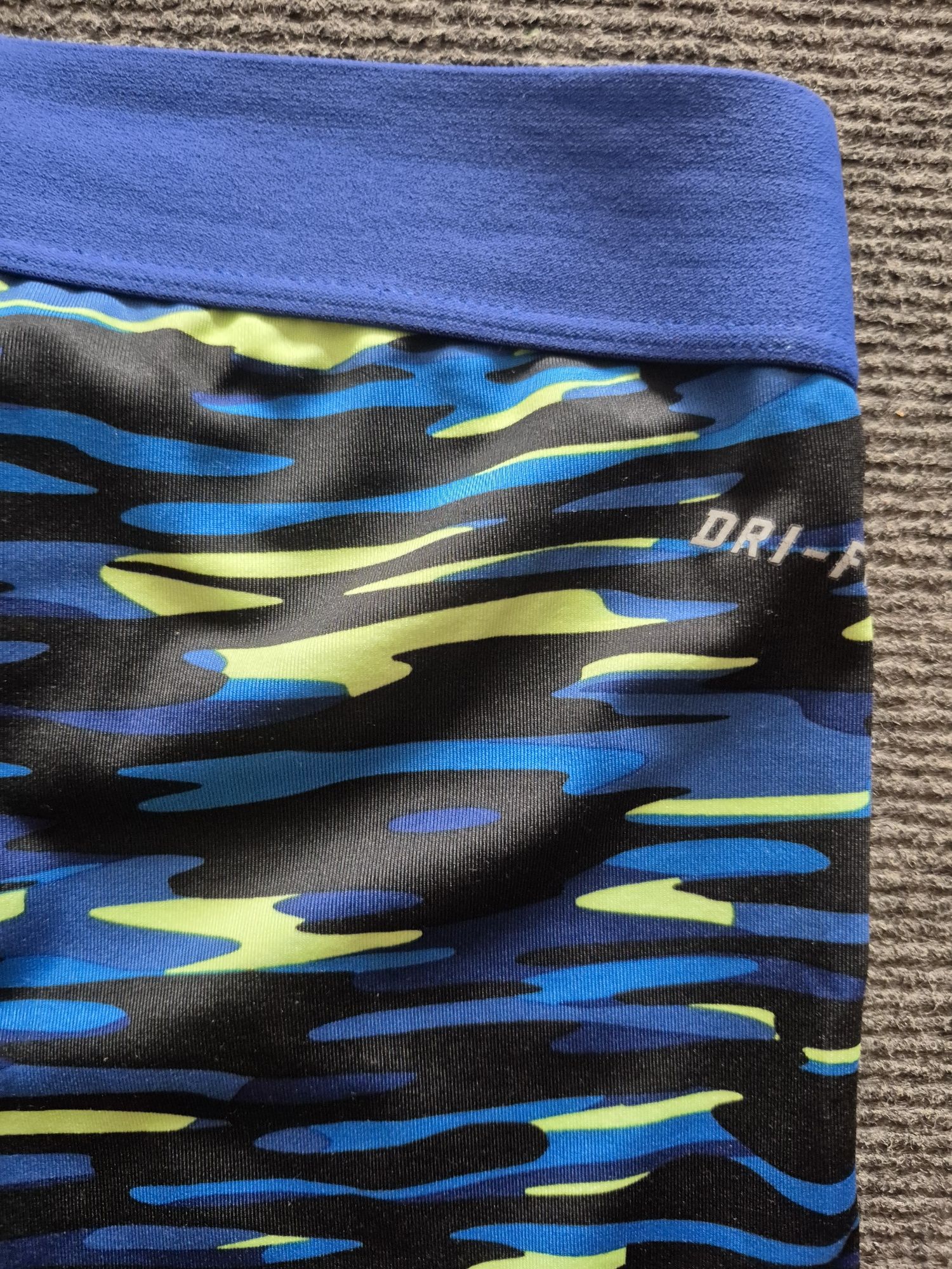 Клин Nike PRO, размер М