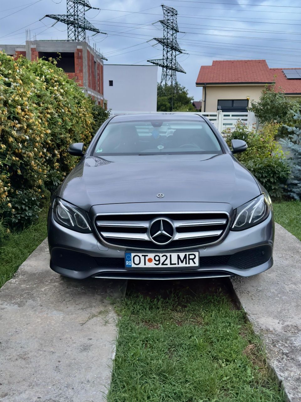 Mercedes-Benz E200