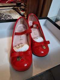 Pantofiori rosii