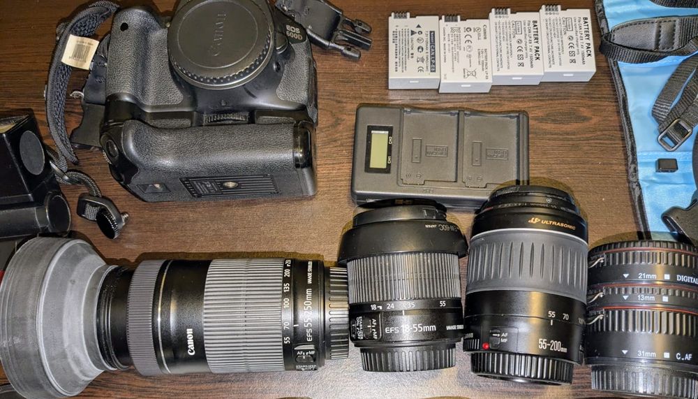 Canon  EOS 600D + accesorii
