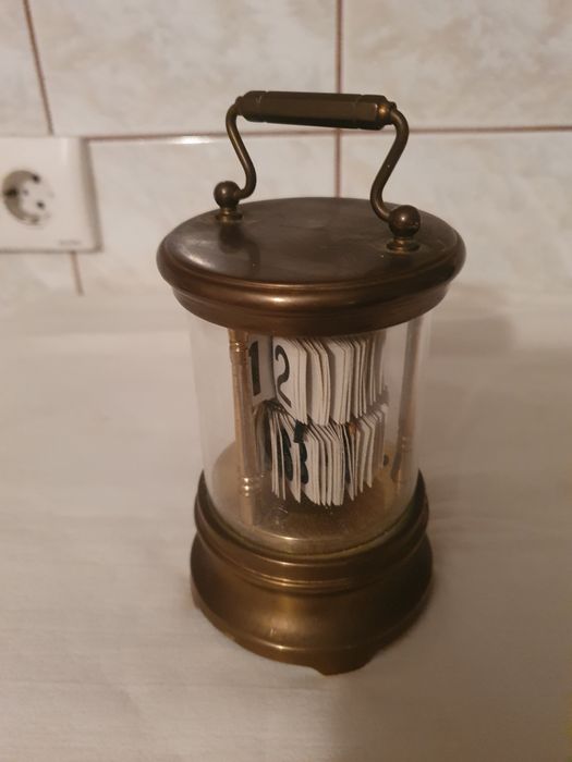 Ceas de Birou tip Calendar