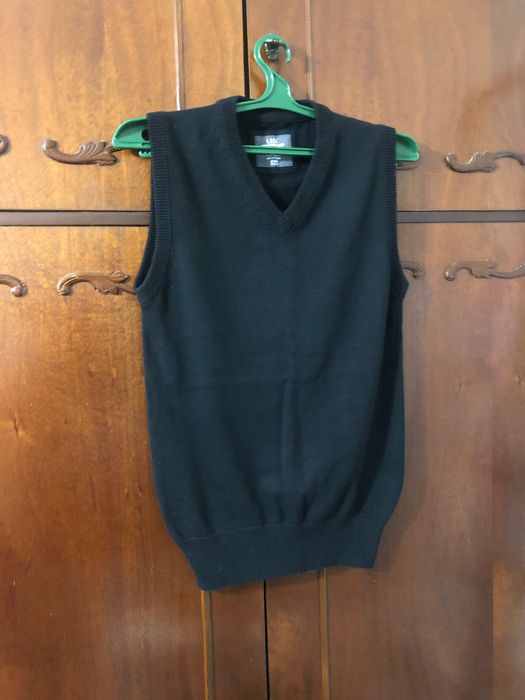 Продаётся мужская безрукавка,чёрного цвета