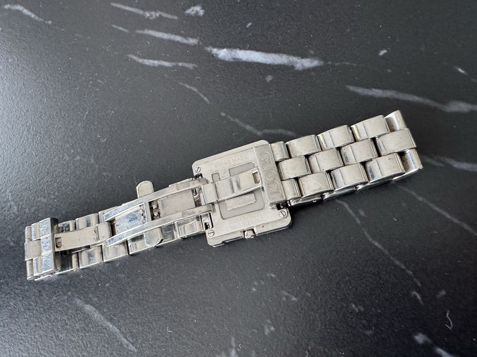 Дамски часовник Gucci J3600