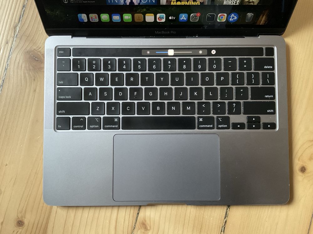 Mac book pro 13” 2020 1,4 GHz intel i5, 3 thunderbolt