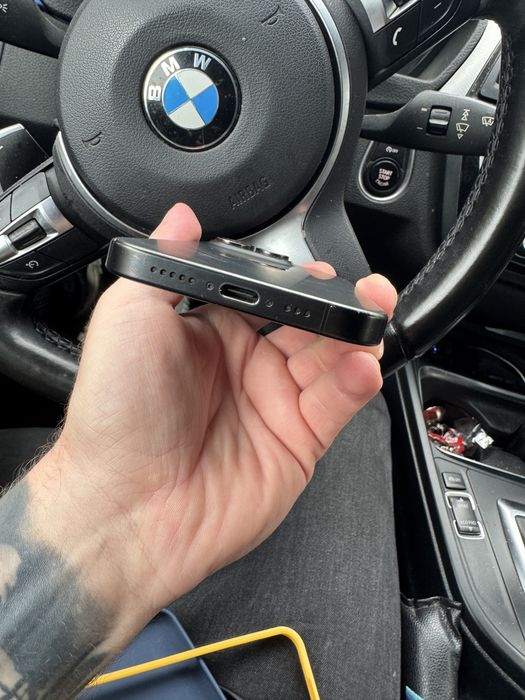 Iphone 15 Pro titanium black Neverlocked 128 gb