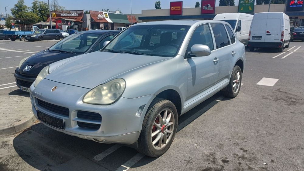Vând Porsche Cayenne 3.2 V6 Benzina  ( CONTACT DEFECT )