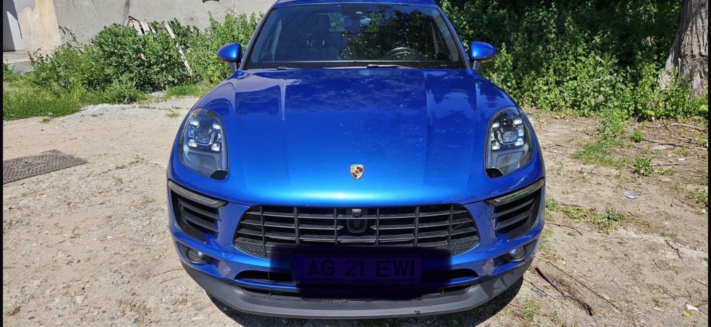 Porsche Macan S.