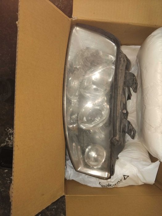 Фарове за а4 б6 комплект ляв и десен